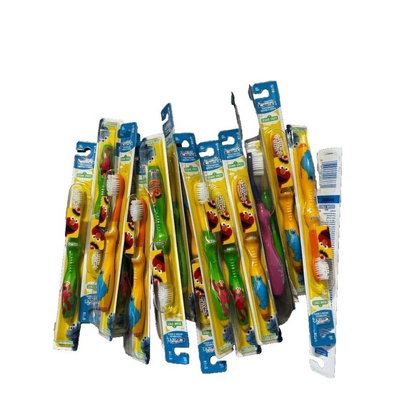 New 10 pcs Crest Kids Toothbrush Sesame Street Soft Assorted Characters - Picture 1 of 4